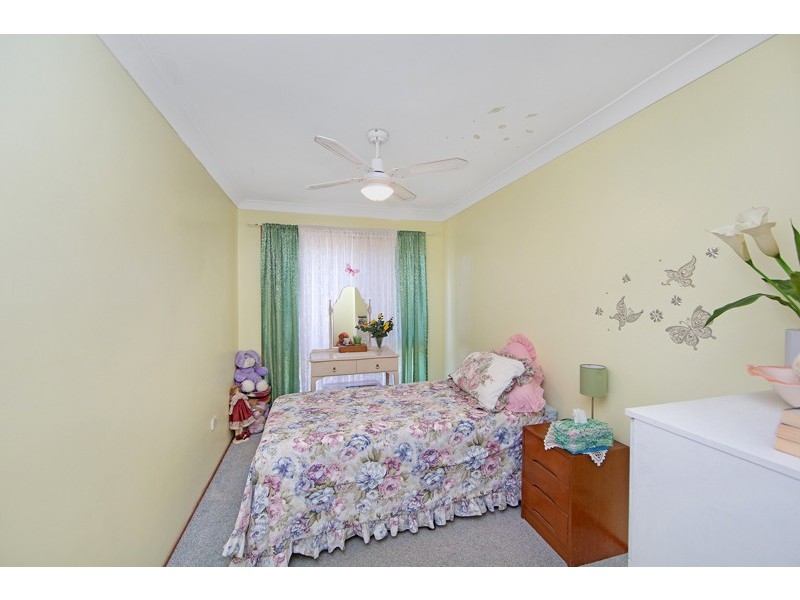 8 Clare Crescent, Berkeley Vale NSW 2261