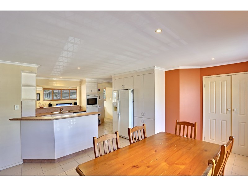 5 Marlowe Road, Bateau Bay NSW 2261