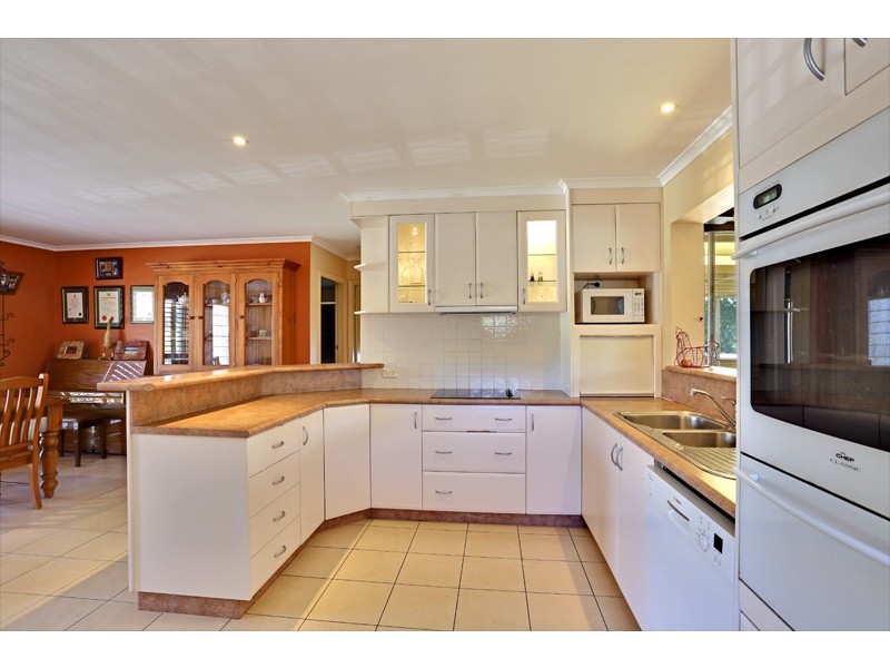 5 Marlowe Road, Bateau Bay NSW 2261