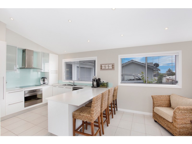 98A Bateau Bay Road, Bateau Bay NSW 2261