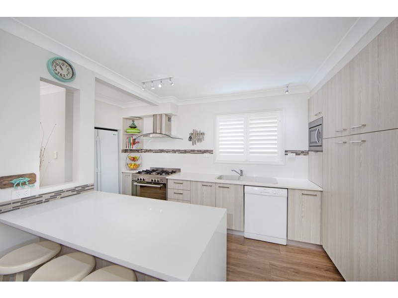 24 Jean Avenue, Berkeley Vale NSW 2261