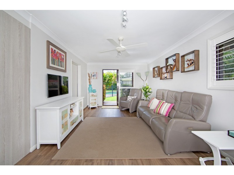 24 Jean Avenue, Berkeley Vale NSW 2261