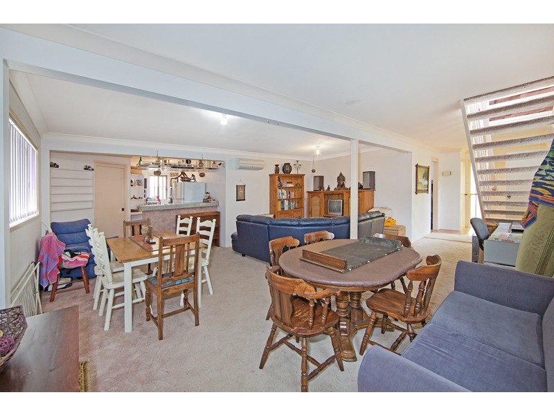 28 Dampier Boulevard, Killarney Vale NSW 2261