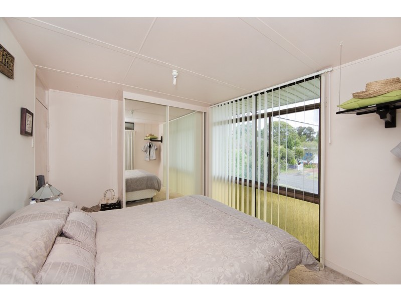 28 Dampier Boulevard, Killarney Vale NSW 2261