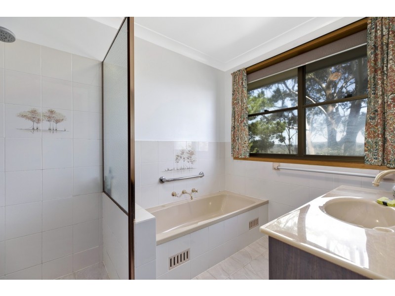 66 Rickard Street, Bateau Bay NSW 2261