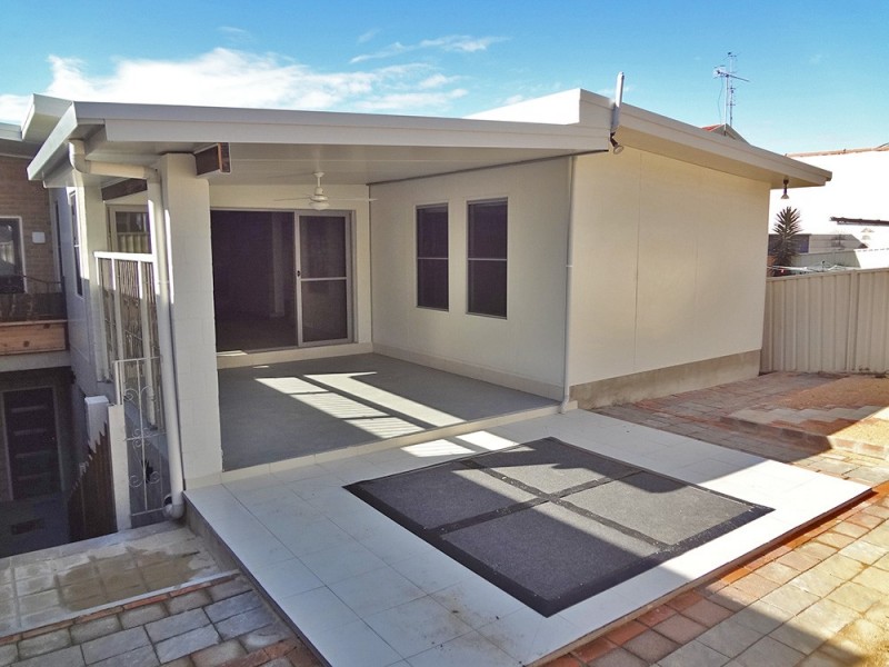 571 The Entrance Road, Bateau Bay NSW 2261