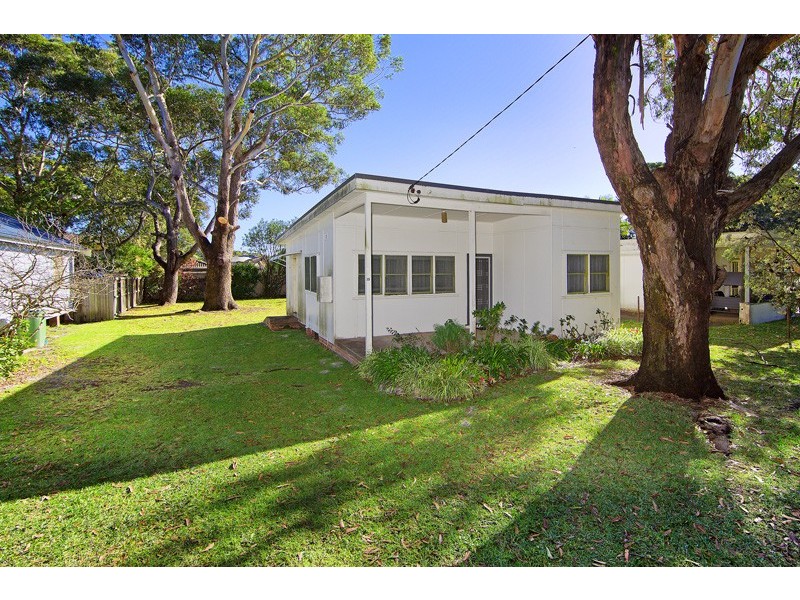 15 Lakin Street, Bateau Bay NSW 2261