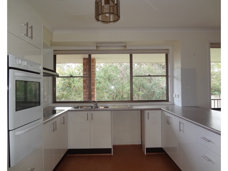 7 Parklands Close, Bateau Bay NSW 2261