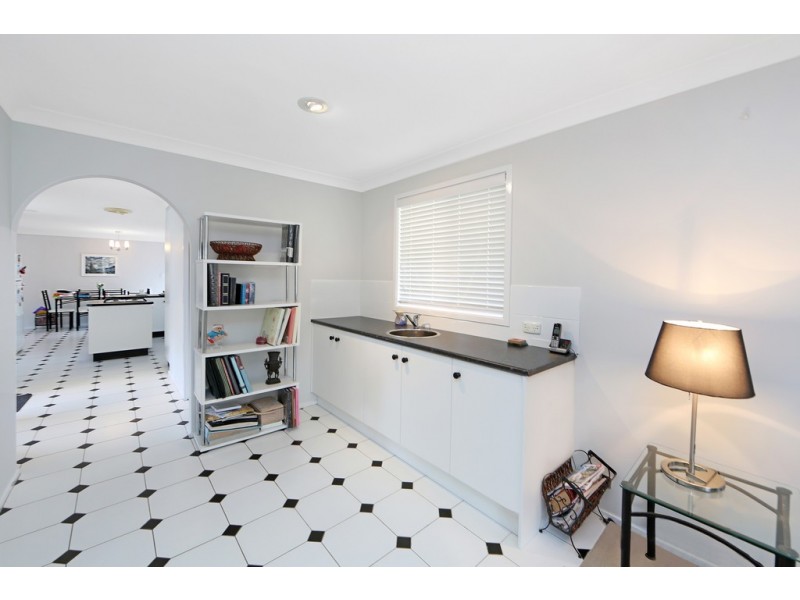 86 Lowanna Avenue, Forresters Beach NSW 2260