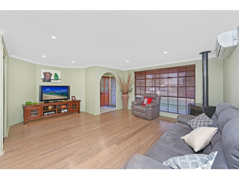 2 Alexander Avenue, Bateau Bay NSW 2261