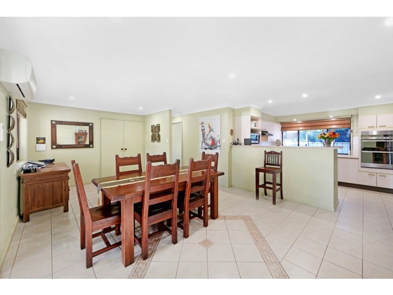 2 Alexander Avenue, Bateau Bay NSW 2261