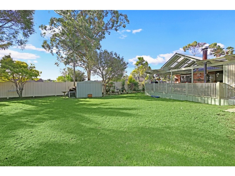 2 Alexander Avenue, Bateau Bay NSW 2261