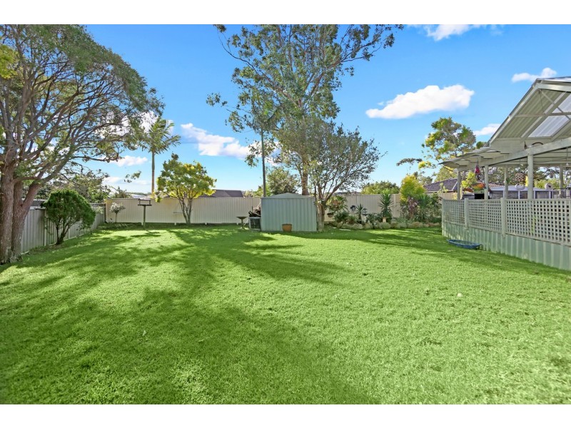 2 Alexander Avenue, Bateau Bay NSW 2261