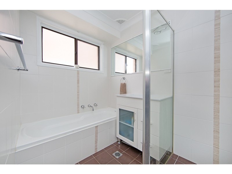 85 Albatross Road, Berkeley Vale NSW 2261