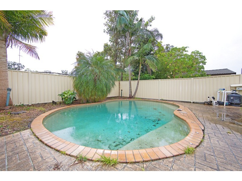 85 Albatross Road, Berkeley Vale NSW 2261