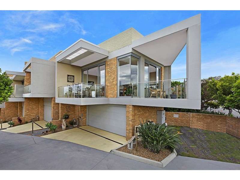 1/146-148 Ocean Parade, Blue Bay NSW 2261