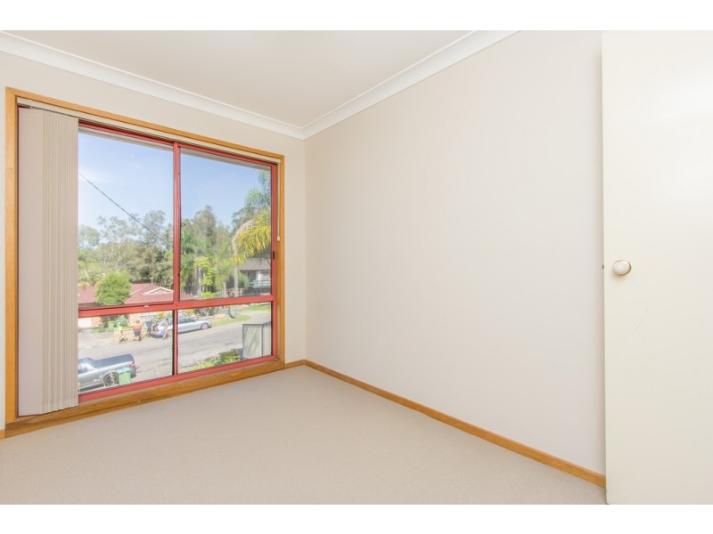 33 Platypus Road, Berkeley Vale NSW 2261