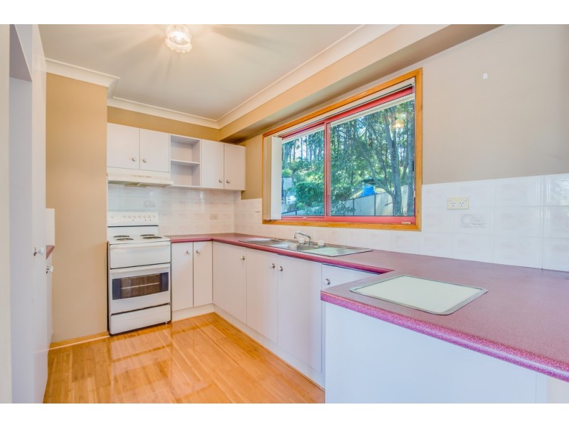 33 Platypus Road, Berkeley Vale NSW 2261