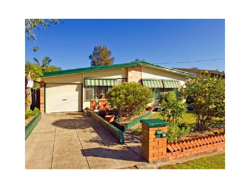 15 Papala Avenue, Bateau Bay NSW 2261