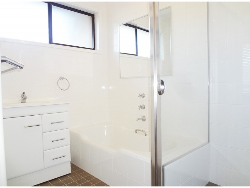 60 Brooke Avenue, Killarney Vale NSW 2261