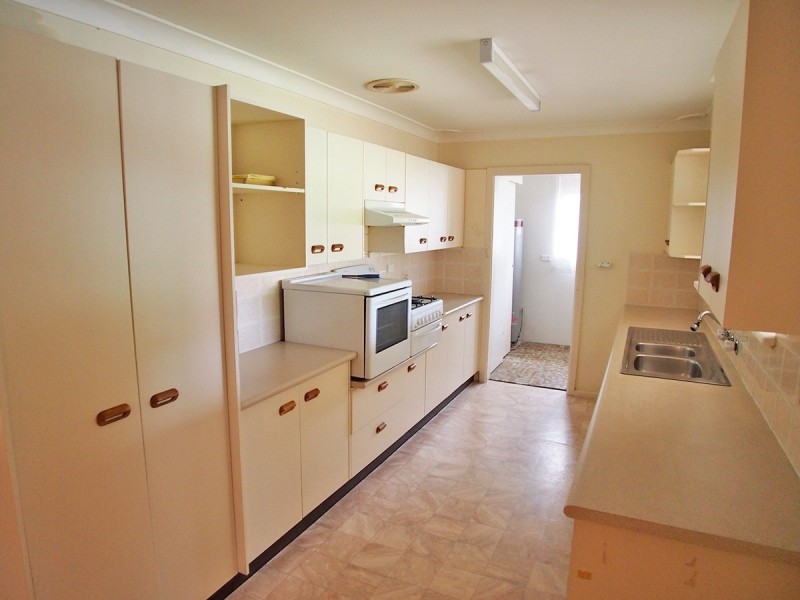 26 Armstrong Avenue, Killarney Vale NSW 2261