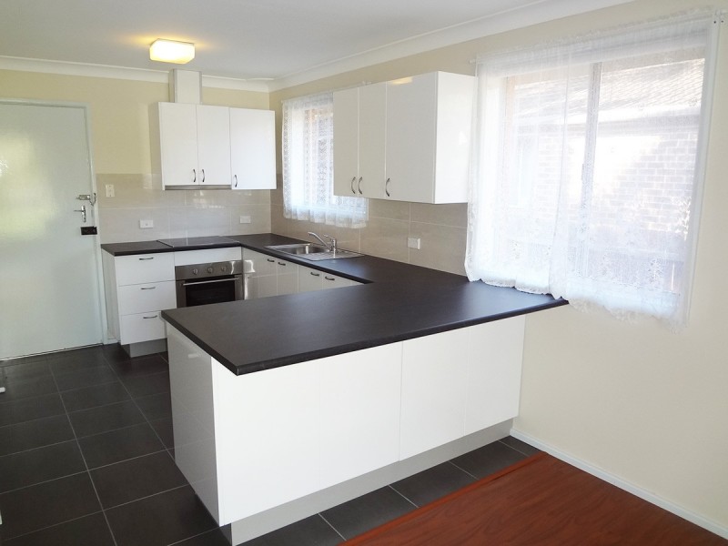 31 Albatross Road, Berkeley Vale NSW 2261