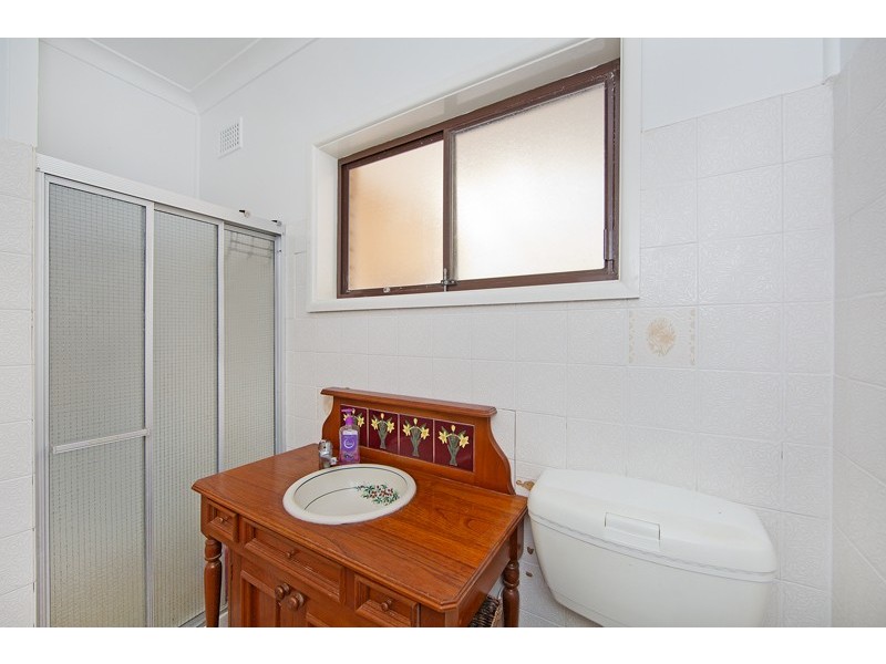 16 Binburra Avenue, Toowoon Bay NSW 2261