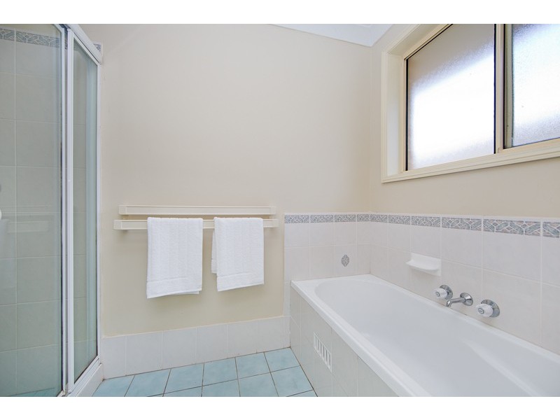 31 Lorraine Avenue, Berkeley Vale NSW 2261