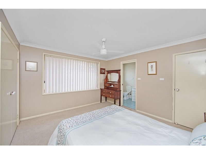 31 Lorraine Avenue, Berkeley Vale NSW 2261