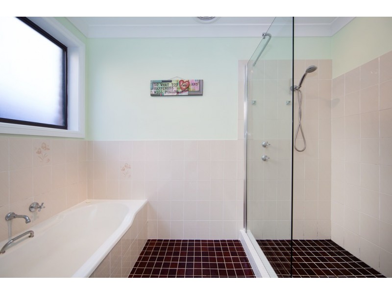 25 Waratah Street, Bateau Bay NSW 2261