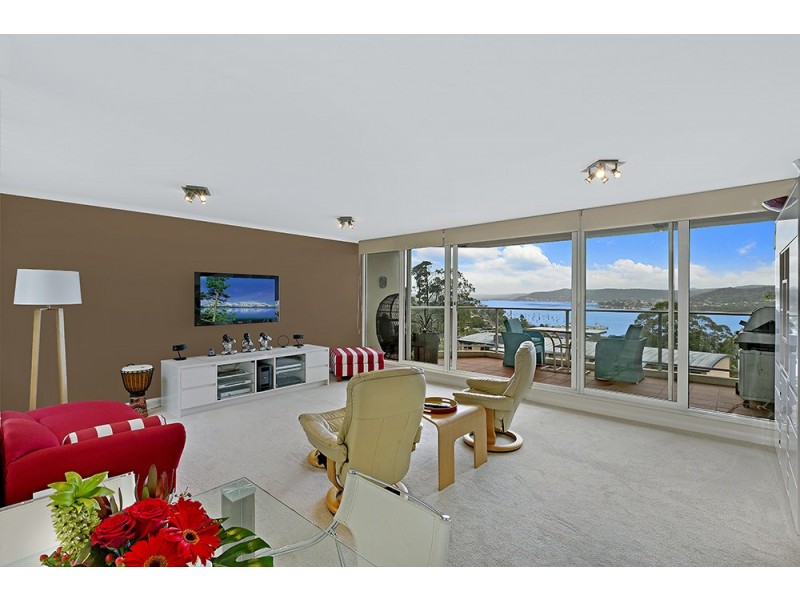 401/97-99 John Whiteway Drive, Gosford NSW 2250