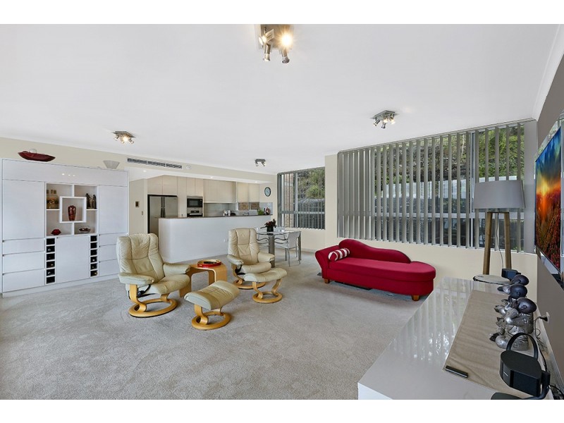 401/97-99 John Whiteway Drive, Gosford NSW 2250