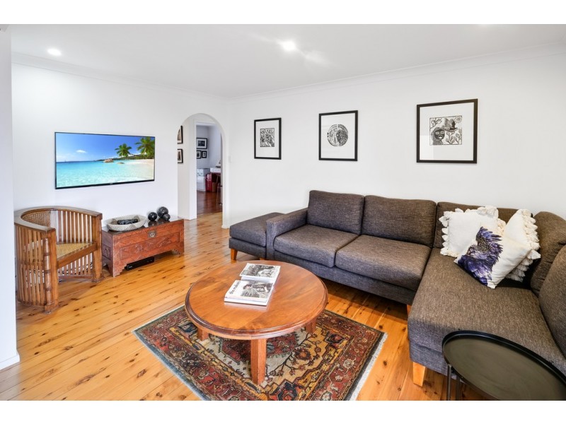 37 Masefield Avenue, Bateau Bay NSW 2261