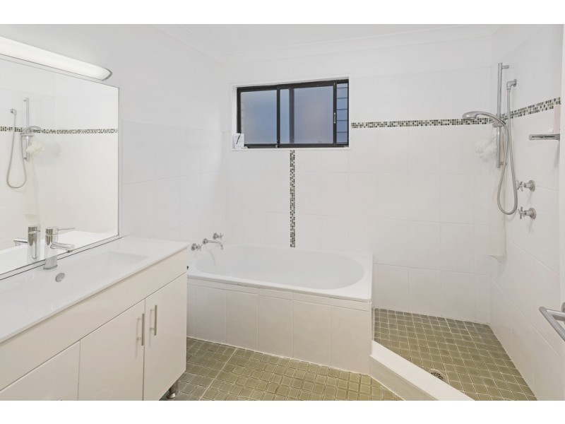 37 Masefield Avenue, Bateau Bay NSW 2261