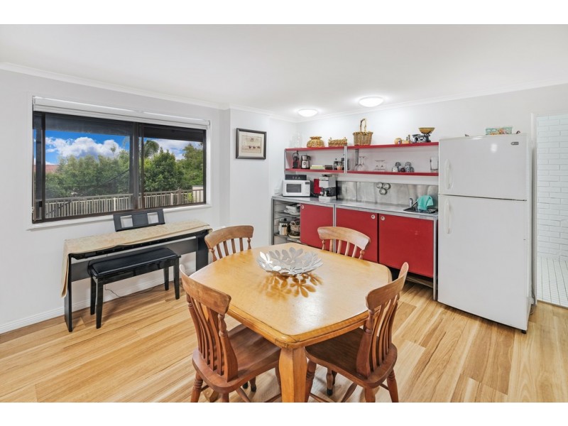 37 Masefield Avenue, Bateau Bay NSW 2261