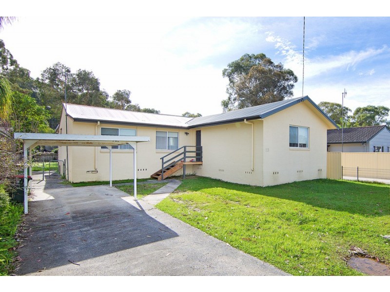 25 Albatross Road, Berkeley Vale NSW 2261