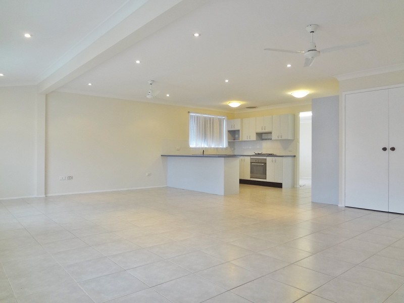 25 Albatross Road, Berkeley Vale NSW 2261