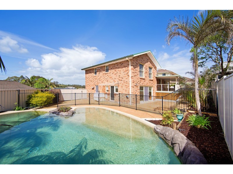 6 Augustus Place, Bateau Bay NSW 2261