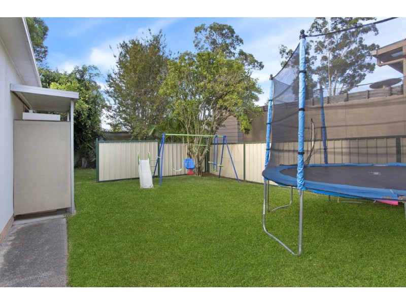 3 Gladys Avenue, Berkeley Vale NSW 2261