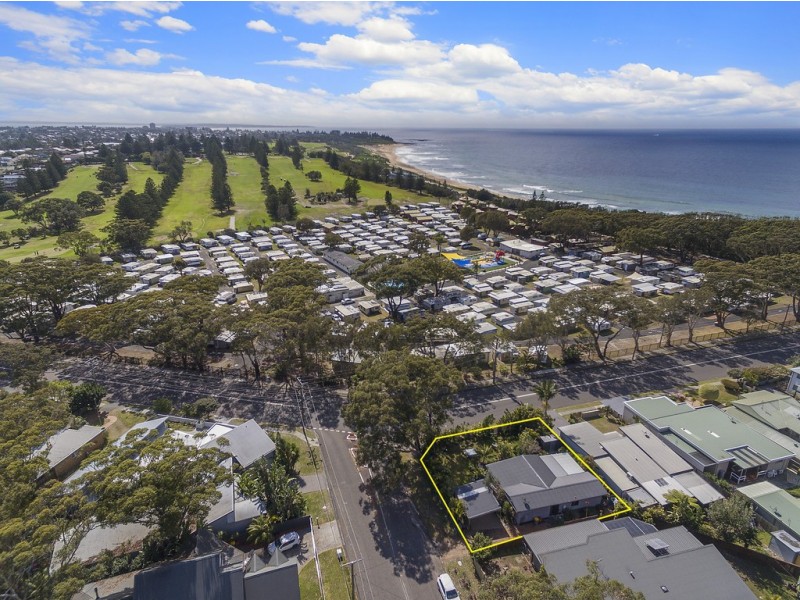 21 Bateau Bay Road, Bateau Bay NSW 2261