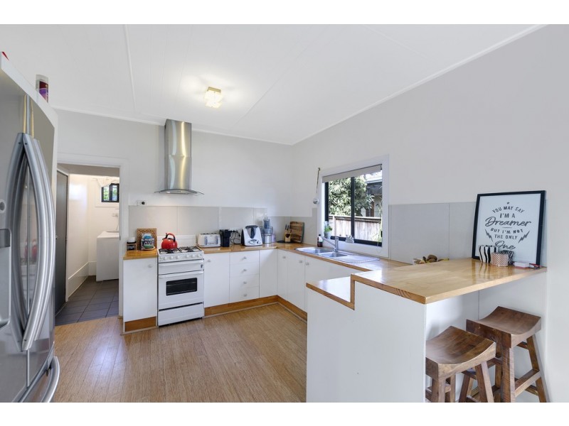 21 Bateau Bay Road, Bateau Bay NSW 2261