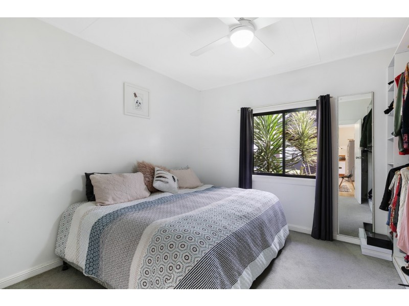 21 Bateau Bay Road, Bateau Bay NSW 2261