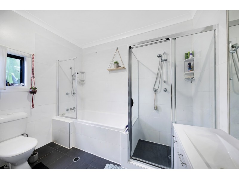 21 Bateau Bay Road, Bateau Bay NSW 2261