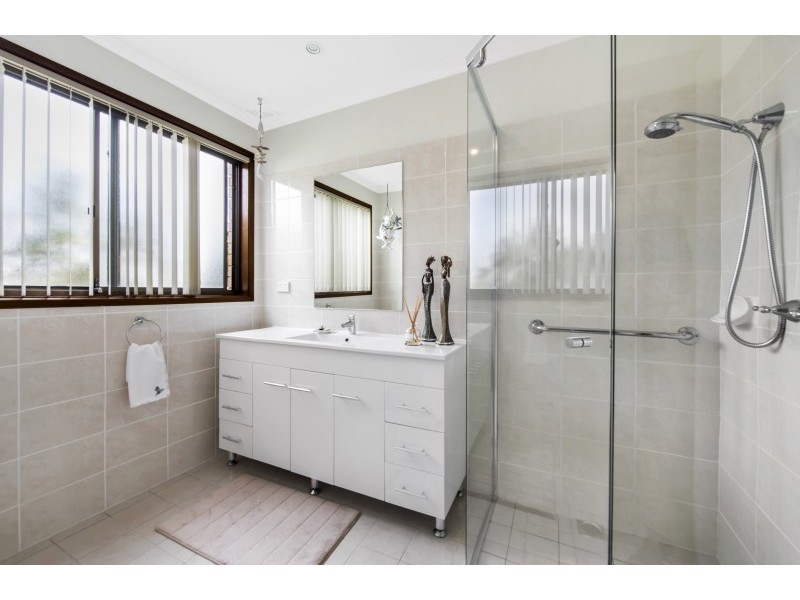 9 Garden Grove, Bateau Bay NSW 2261