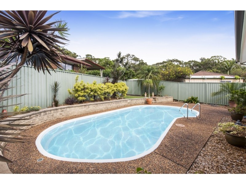 9 Garden Grove, Bateau Bay NSW 2261
