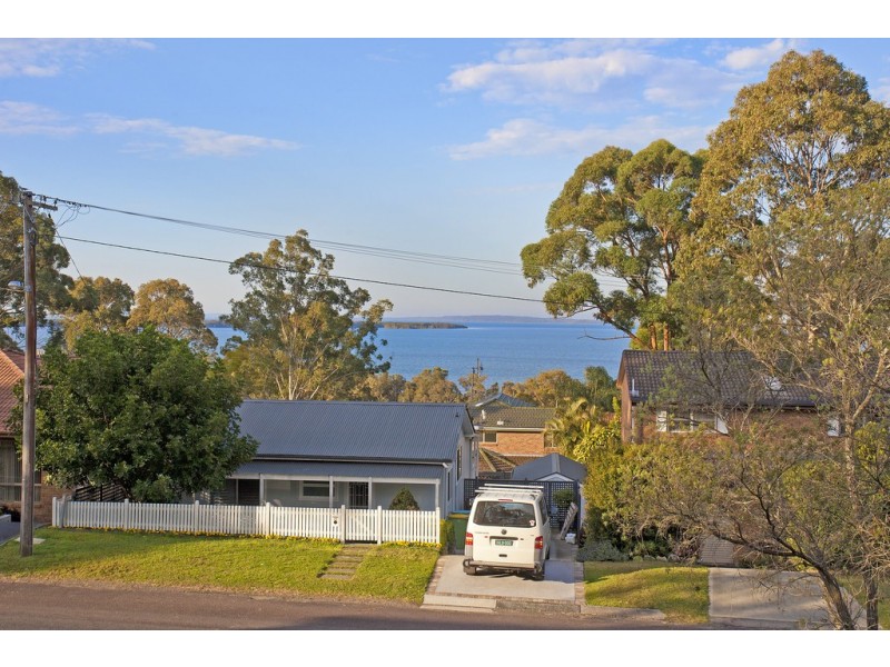 20 Kenmare Avenue, Berkeley Vale NSW 2261