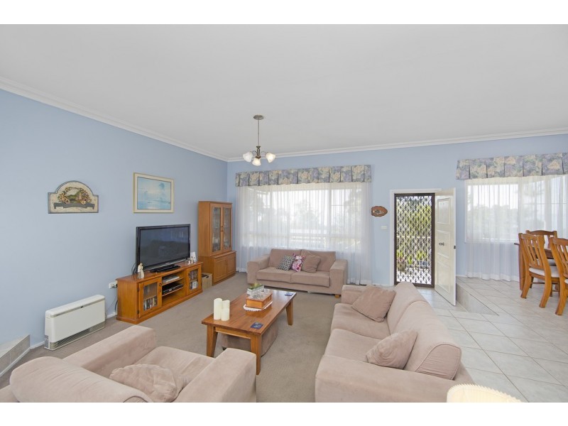 20 Kenmare Avenue, Berkeley Vale NSW 2261