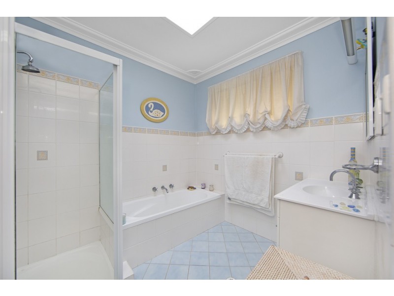 20 Kenmare Avenue, Berkeley Vale NSW 2261