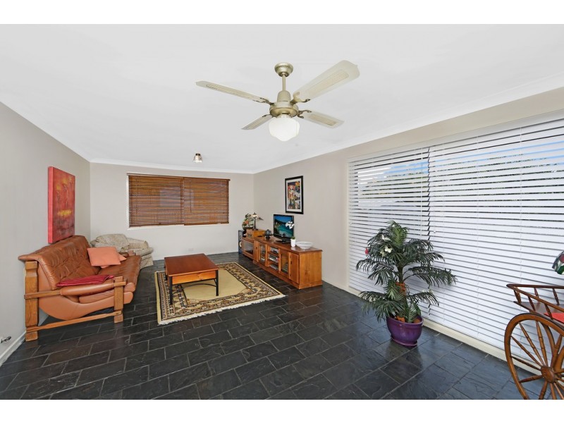 4 Sherwood Close, Bateau Bay NSW 2261