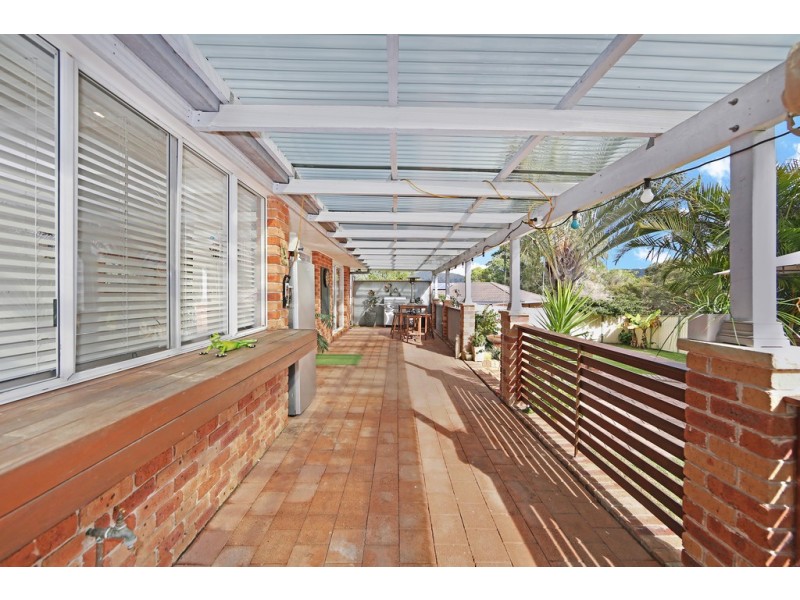 4 Sherwood Close, Bateau Bay NSW 2261